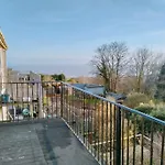 4 Bed House, Sea View Balcony
