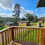 Peacock Lodge - Sleeps 4 - 2 Bedrooms