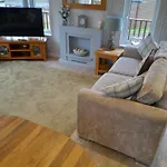 Luxury Timber Pet Friendly Lodge With Private Hot Tub 2 To 6 Guests, Outstanding Views Nr Paignton