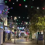 Sea Salt Cottage - Mins To Beach & Shops Dog Friendly