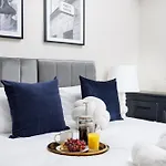 The Executive - Central Plymouth House - Sleeps 8 - Habita Property