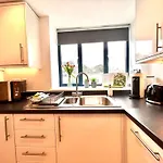 Sea Views - Harbour View, Torquay Central Location