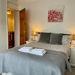 Somers House - Pet Friendly & Parking