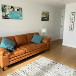 Lovely 2 Bedroom Flat Moments From Fistral Newquay