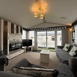 Heron 41, Scratby - California Cliffs, Parkdean, Sleeps 6, Pet Friendly, Bed Linen And Towels Included - Close To The Beach