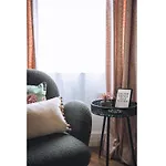 Pebble View - Central Cosy With Sea-Views