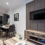 Stunning Two Bedroom Brighton Penthouse