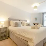 Crooked Cottage