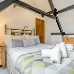 Crooked Cottage