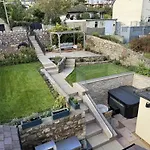 Abbey Lodge, Llandudno - Period Townhouse, 5 Bedrooms & Bathrooms, With Hot Tub & Private Parking