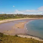 3 Bed In Penally 78749