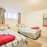 Dog-Friendly Seaview Cottage In Seaside Appledore Village