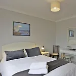 3 Pier Court