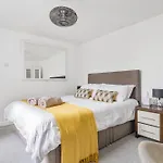 Waters Edge Holiday Home In Hayle, West Cornwall
