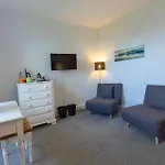 Cosy Wolf Bed & Breakfast
