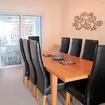 Ivy House - Seafront House With Garden Seating And Stunning Sea Views! - Ocholo Villas