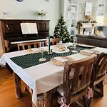 Spacious, Seaside, Victorian Home 