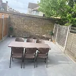 B&T Pleasure Homes - Southend
