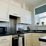 Luxury Sea View Apartment With Multi Room Balcony And Private Onsite Parking Only 300M From The Beach
