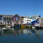 Two Bedroomed Holiday Cottage With Sea Views