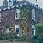 Artist'S House - 5 Bed-1 Bath-3 Shower-3 Wc -Sleeps 9