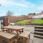 Host & Stay - Esk View