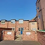 Luxury 2 Bed Cottage Close To Beach-With Parking!