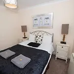 Puffin - Beautifully Furnished Double Bedroom Apartment