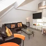 Albatross - Top Floor - Sea & Castle Views & Parking Space!