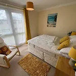 Bermuda Haven 124, Hemsby - Two Storey, Three Bed Chalet, Sleeps 7, Bed Linen And Towels Included, Onsite Entertainment On A Pet Free Site