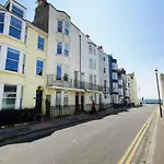Mermaid Townhouse- By Brighton Holiday Lets