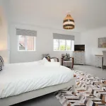 6 Bed In Westward Ho 47214