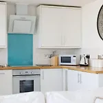 Two Bed Seafront Escape In East Wittering