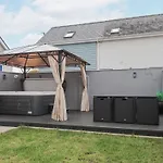 Clydfan, No 1 Trearddur Road