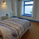 2 Bed Cottage In A Fantastic Sea Front Setting