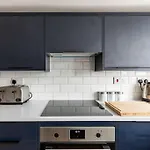 Coastal Retreat: 2 Bed Apartment