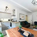 Relaxing Aberdovey Retreat, Close To Beach