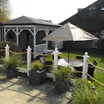 Beachlands Hotel