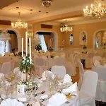 Revelstoke Hotel