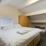 Brecks Hotel