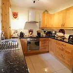60 Hyfrydle Road