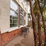 Yardley Manor