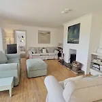 Secluded Cottage-4 Bed-Sleeps 8- Trearddur Bay