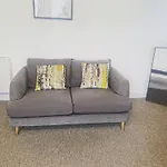 Luxury 2 Beds Apartment By The Sea