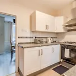 Beautiful 2 Bed House, South Belfast. 7 Minutes City Centre.