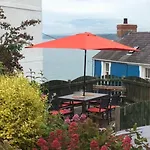 3 Prospect Place, New Quay, Sleeps 6, Parking, Sea Views, Dog Friendly
