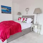 12 Pennystone Road