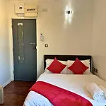 20% Off Cosy Getaway For Couples With Free Parking