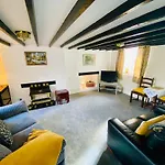 Pen Y Maes Cottage