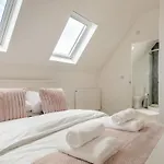 Flat E